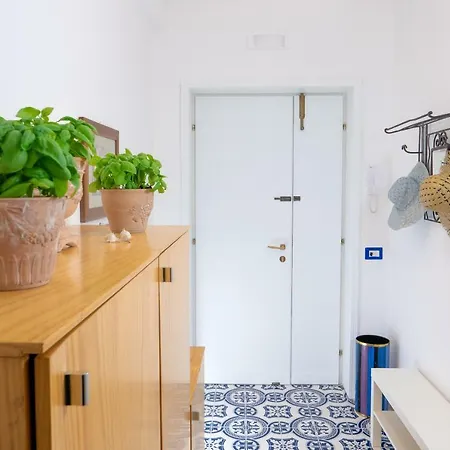 Apartment La Casetta Linda - New 2 Bedroom In With Seaview Terrace Sorrent